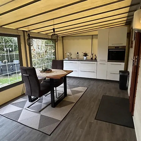 Klein Vink - E11 * Broekhuizen (Limburg)